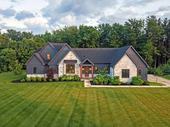 1077 Lale Point, Delaware, OH 43015
