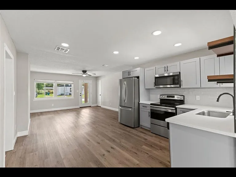 840 Bethune Dr — Photo 9
