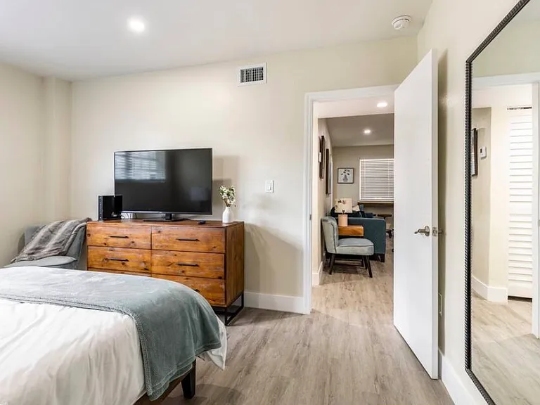 42 Phoenetia Ave #2 — Photo 12