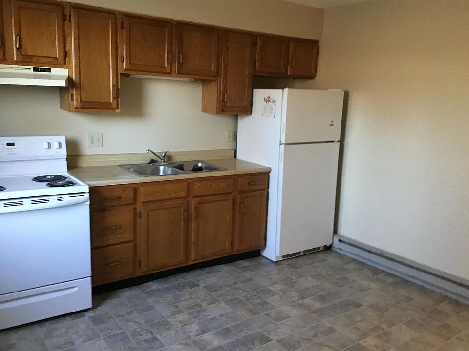 1st image of 690 Larch St APT E