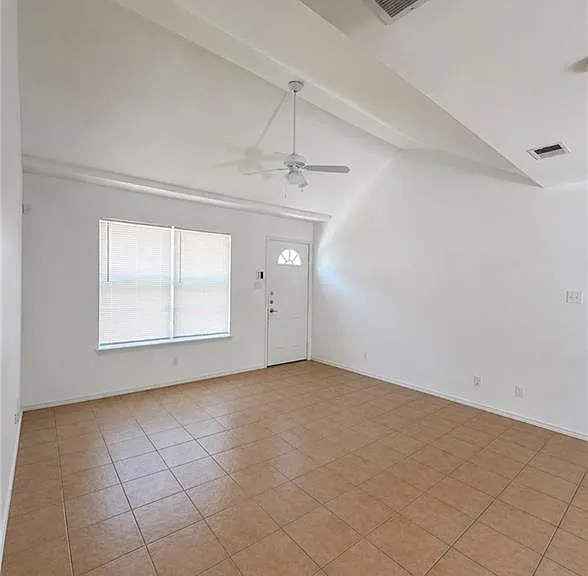 2508 Cervantes Ave — Photo 3
