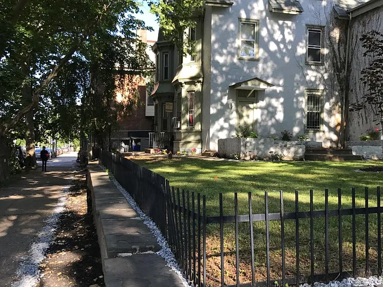 512 S 41st St #9 — Photo 77