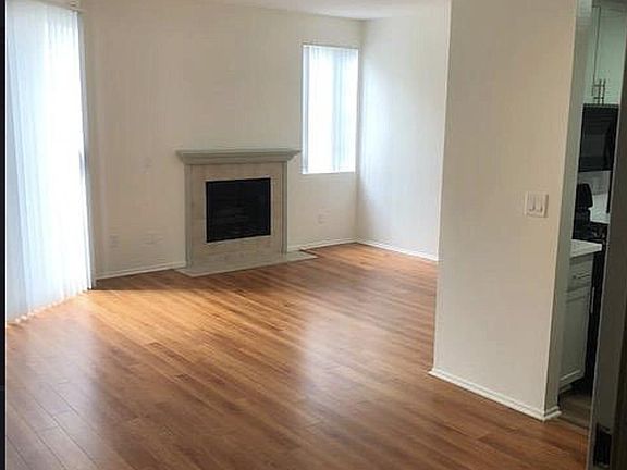 5th image of 1545 Amherst Ave APT 304