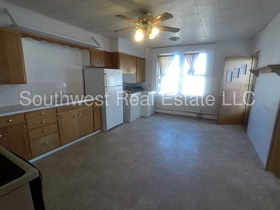 4th image of 421 1/2 Powell St