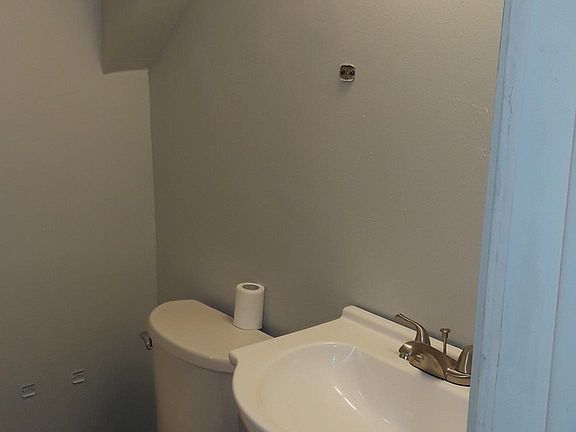 3rd image of 5215 Fleet Ave