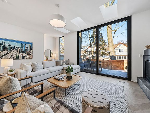 2nd image of 22 Duart Park Rd