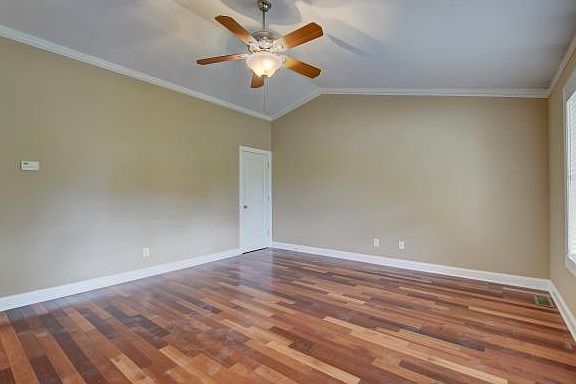4th image of 1225 Skyline Dr #&-1227
