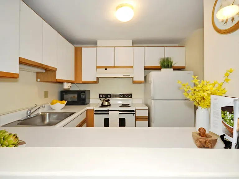 1 Watermill Pl #306 — Photo 17