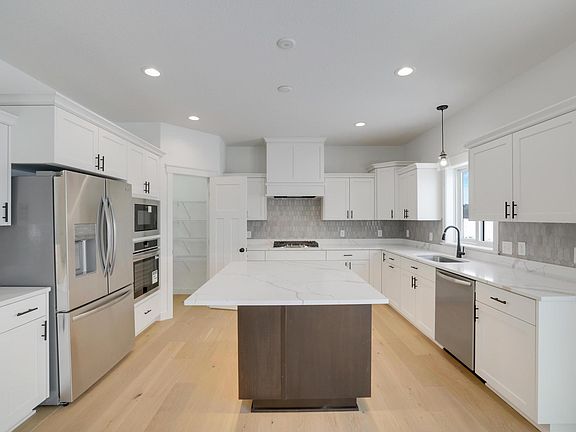 4th image of 470 Sea Wing Blvd