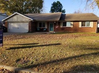1815 Woodland Rd, Sapulpa, OK 74066