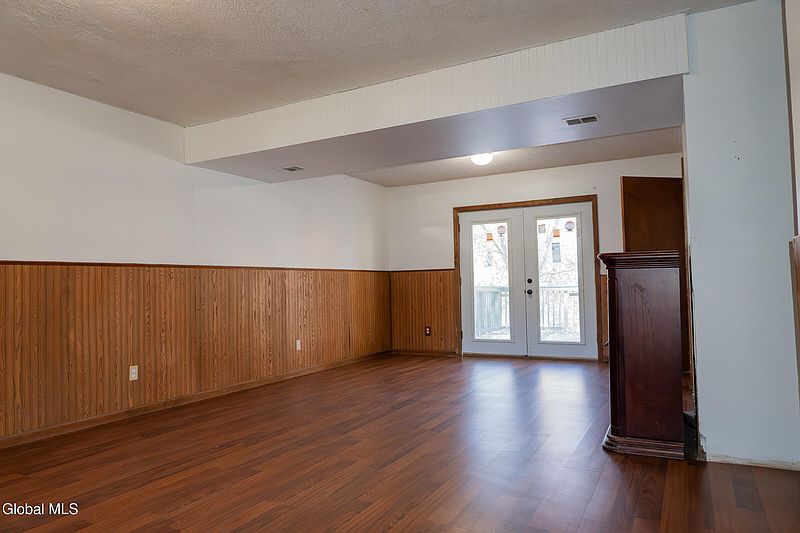4th image of 141 Clement Avenue