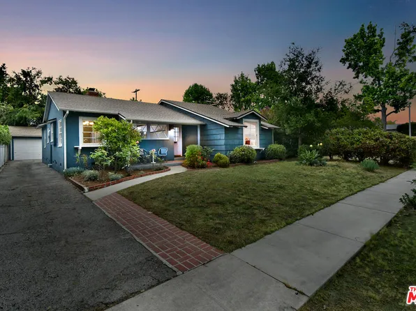 13107 Weddington St, Van Nuys, CA 91401