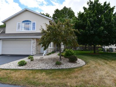 2445 Country Creek Cir APT 3, West Bend, WI, 53095