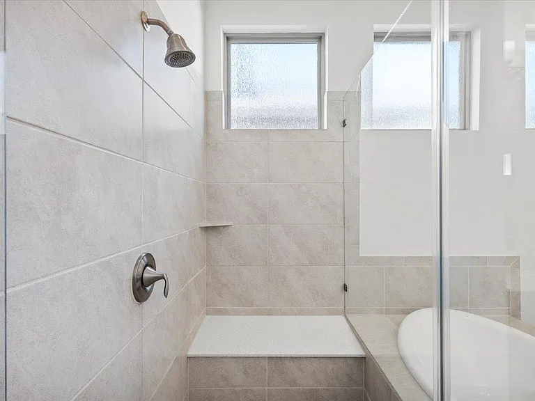 6717 Vicenza Dr — Photo 19