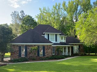 103 Saint Andrews Dr, Vicksburg, MS 39183