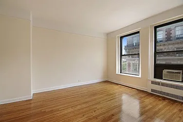 Rented by Ellen Elliot, LREB