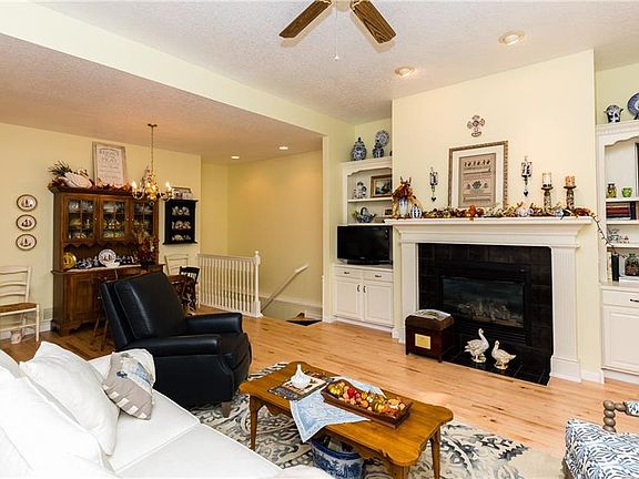 4th image of 6857 NW 57th St