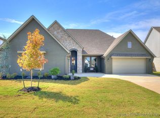 7117 E Queens St, Broken Arrow, OK 74014