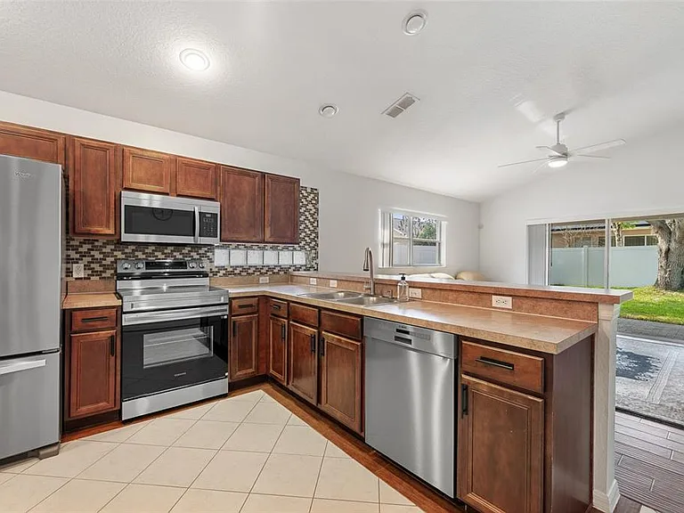 2743 Stanwood Dr — Photo 6