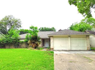 10823 Vanderford Dr, Houston, TX 77099