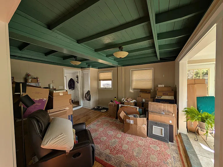 115 Lake Dr — Photo 4
