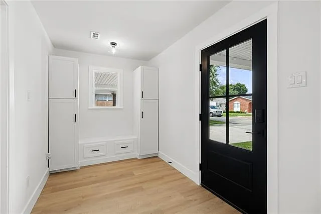 3 bed, 2.0 bath, 1754 sqft, $3,600 — Photo 4