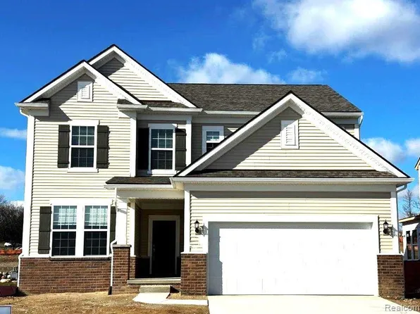 4536 Paradise Pkwy, Milford, MI 48381