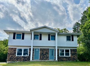 918 Badger Ln, Lake Geneva, WI 53147