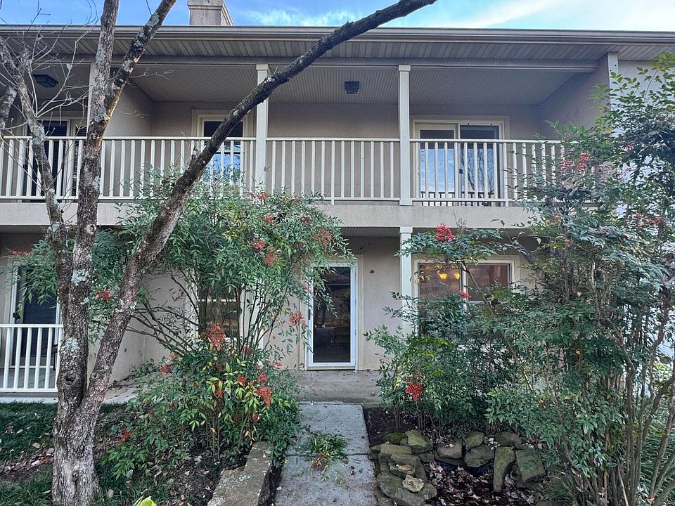2nd image of 8619 Old Carriage Ct