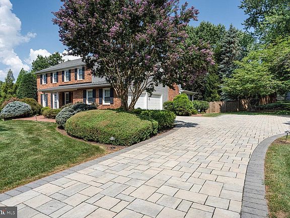 2nd image of 10904 Equestrian Ct