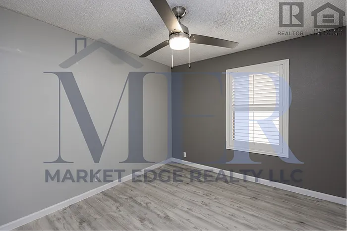 425 E Marco Polo Rd — Photo 17