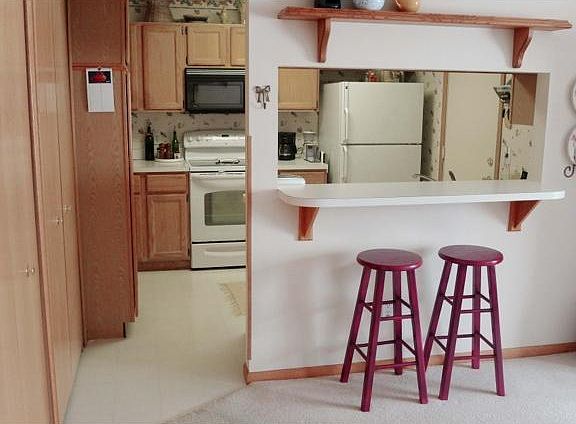 3rd image of 2033 Southcross Dr W