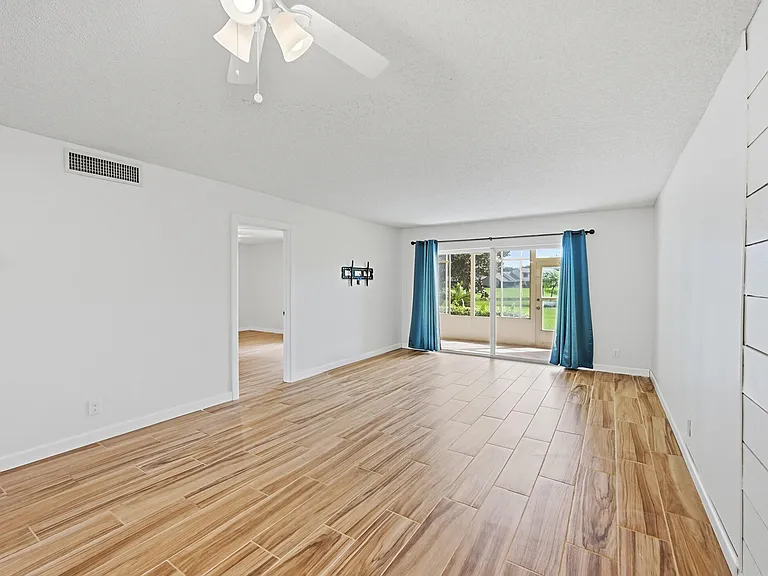 2805 Casita Way #112 — Photo 12