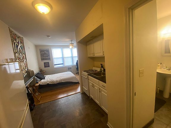 2nd image of 1819 N Cambridge Ave APT 112