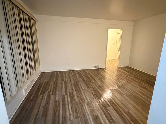 4th image of 929 Canterbury Dr