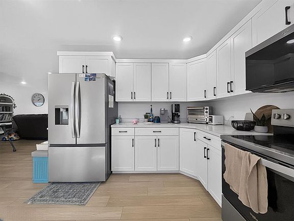 5th image of 11117 N 104th Ave