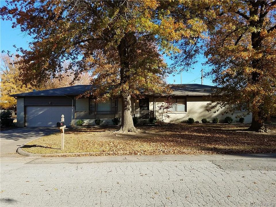 1st image of 1426 N Dorothy Ave