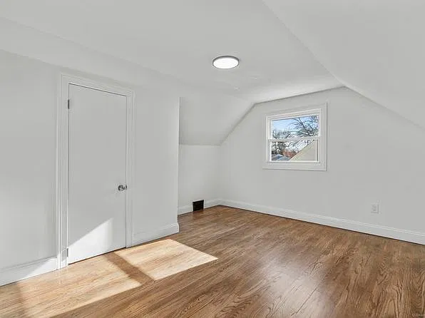 4 bed, 1272 sqft, $3,200 — Photo 2