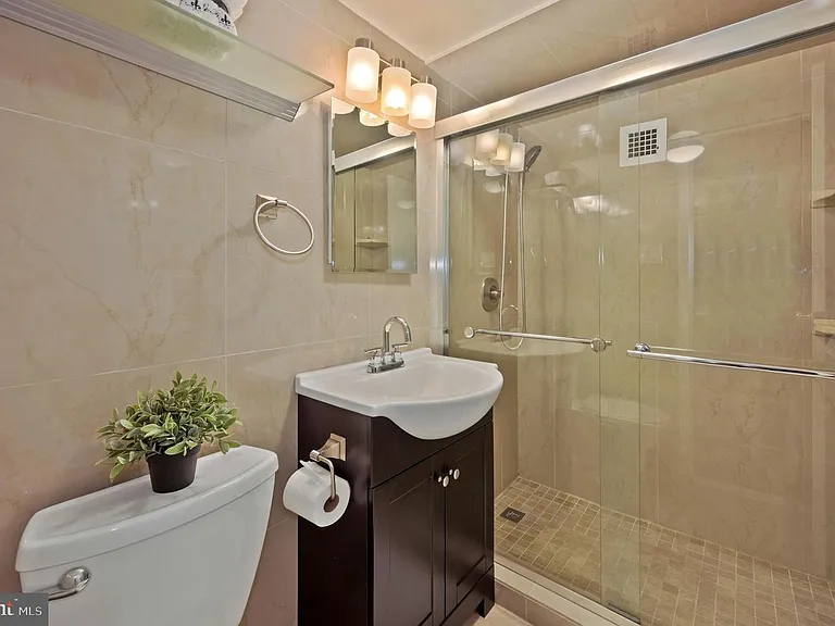 2401 Washington Cir NW #H-803 — Photo 19