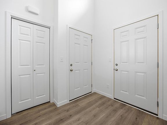 4th image of 2414 38th Ave S