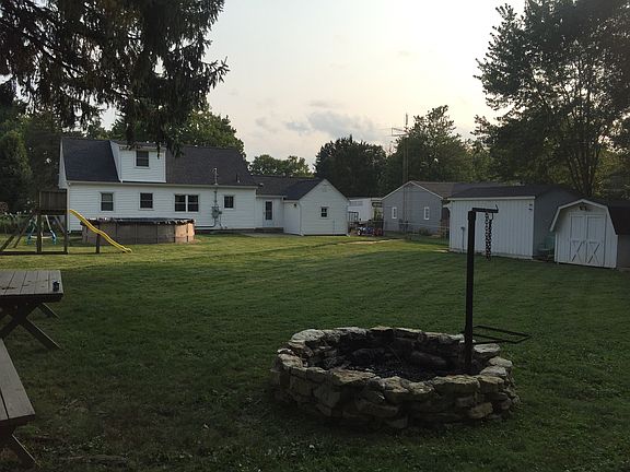 2nd image of 180 Gladys Ave