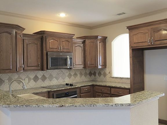 4th image of 5010 Preston Dr
