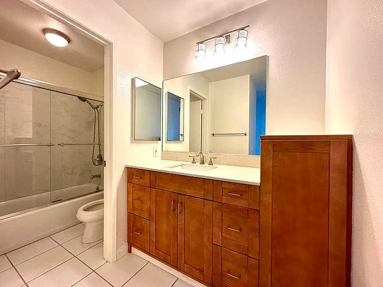105 Briarglen — Photo 6