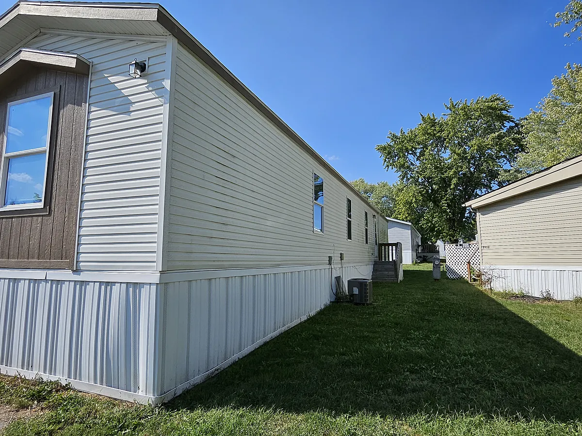 Building Photo - 8906 NE 106th Pl