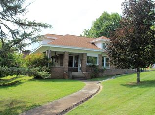 111 6th St NE, Pulaski, VA 24301