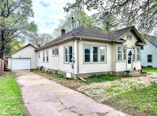 55 Hughes St, Clintonville, WI 54929