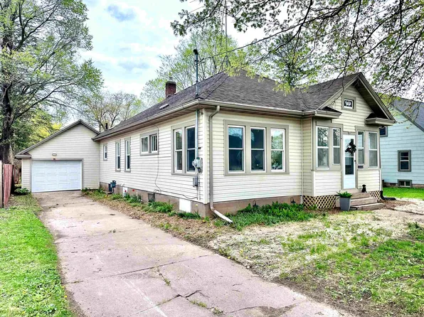 55 Hughes St, Clintonville, WI 54929