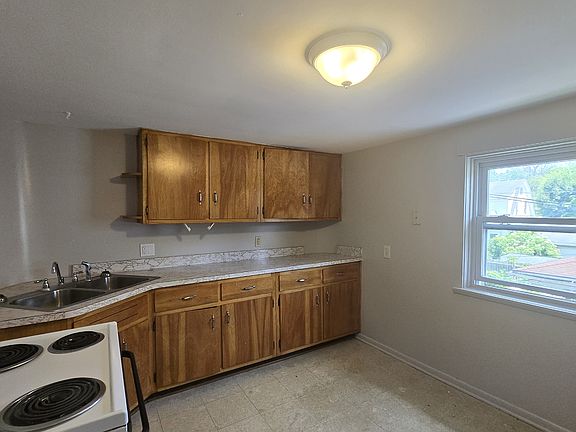 4th image of 1113 High St NE Floor 2