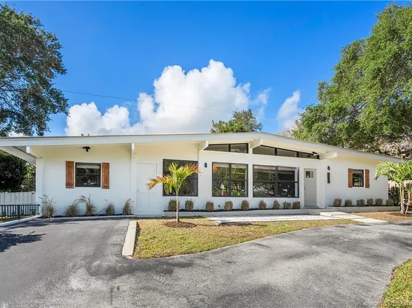 1944 NE Lake Pl, Jensen Beach, FL 34957
