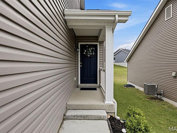 3rd image of 3215 White Pine Dr